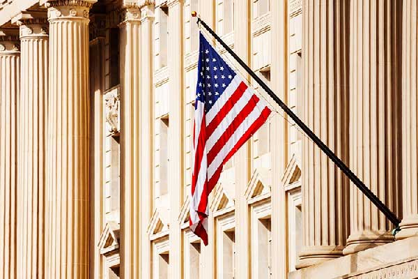 2024年度A股CFO数据报告 | 百龙创园CFO李莉薪酬逆势大涨111%,公司股价跌幅超40%引关注